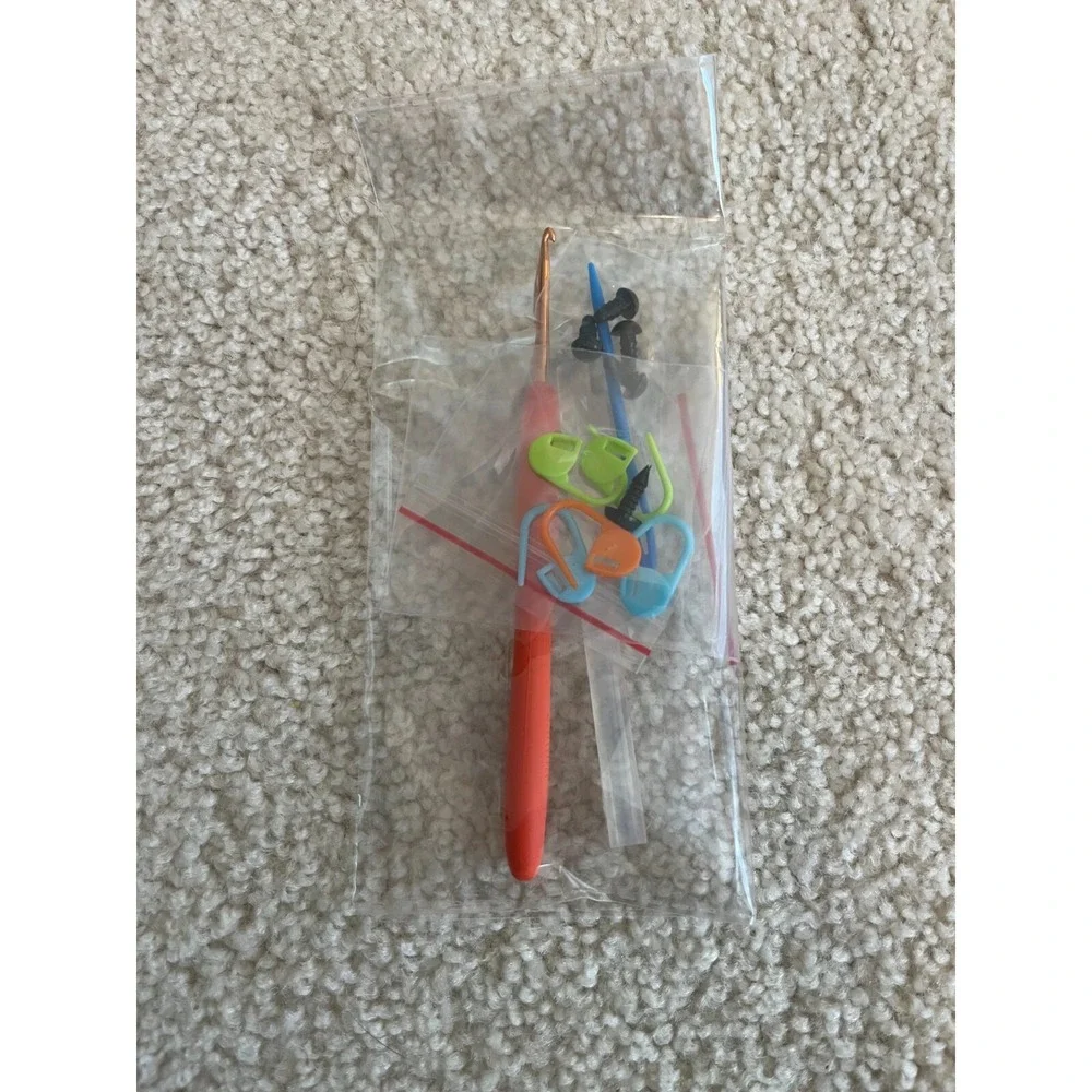 Beginner Crochet Kit: FOX Animal Amigurumi Yarn & Hook Set